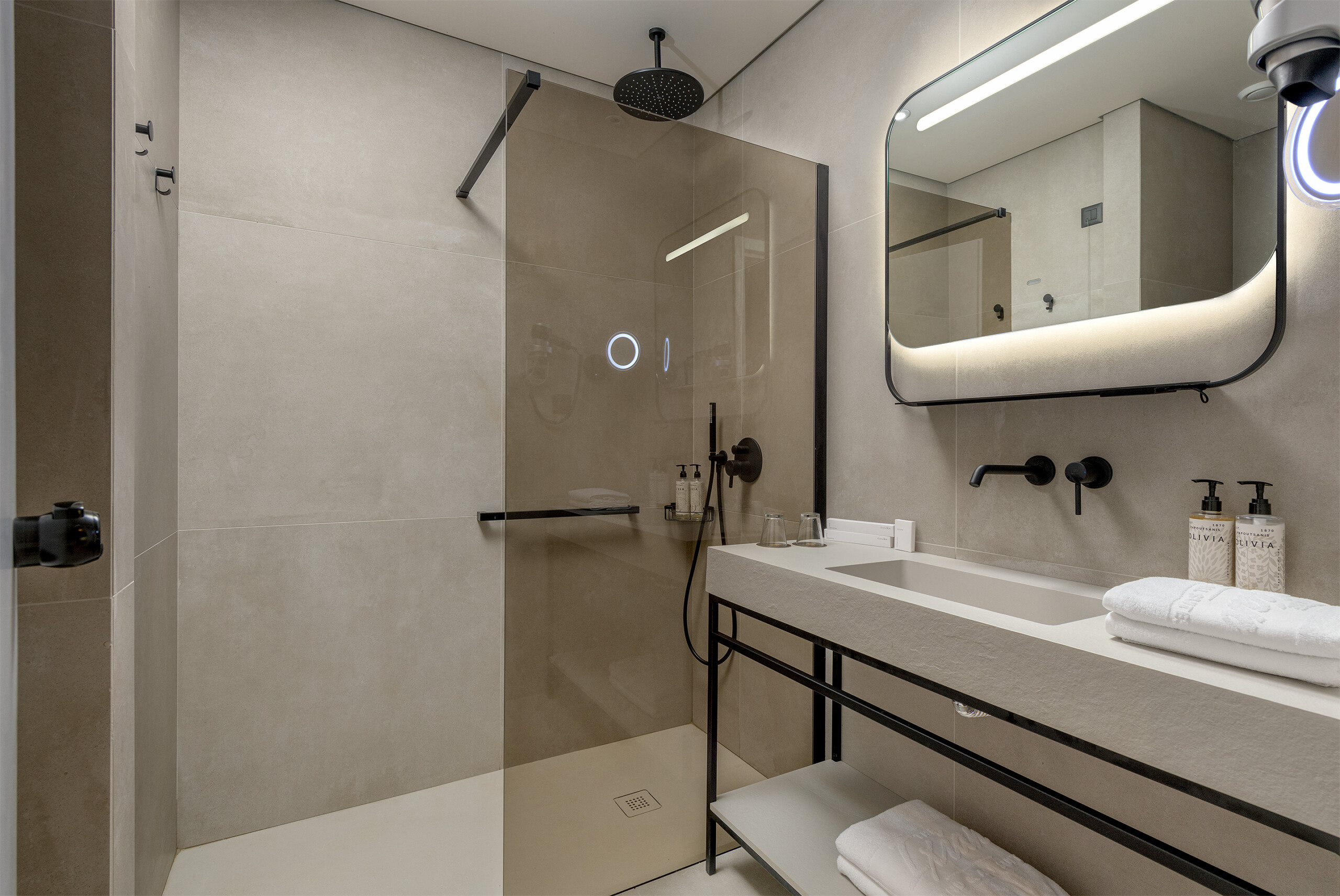 Design-Room-Bathroom-1